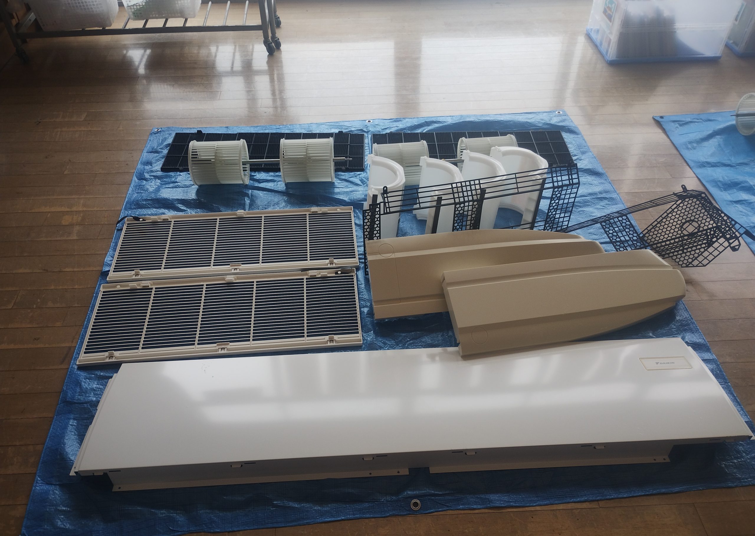 天井吊下げ式エアコンクリーニング